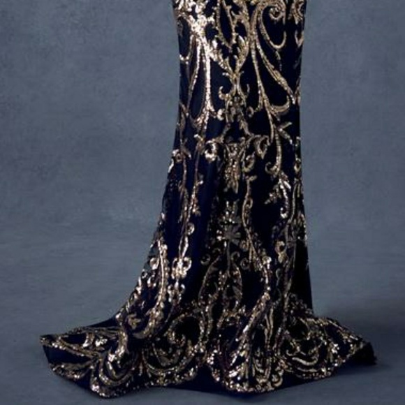 Formal dress - Picture 4 of 7